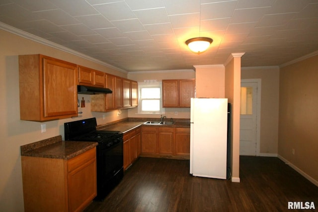 kitchen featuring black gas range, white refrigerator, sink, dark hardwood / wood-style floors, and ornamental molding