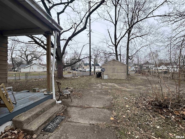 view of yard with a shed