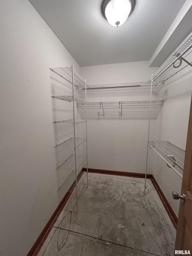 view of spacious closet