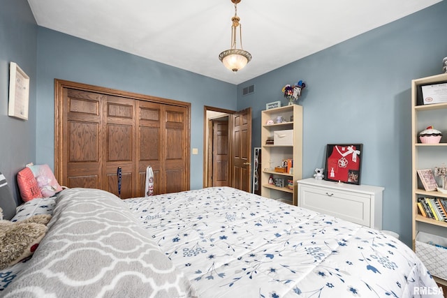 bedroom featuring a closet