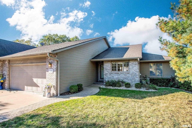 7 Country Club Ct, Pekin, IL 61554 - photo 1