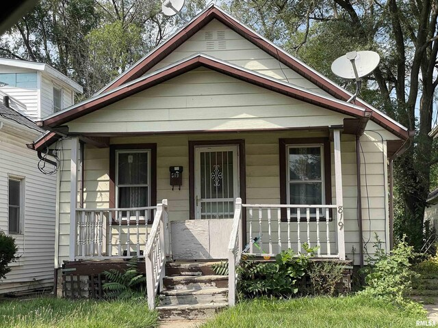 bungalow-style home with covered porch