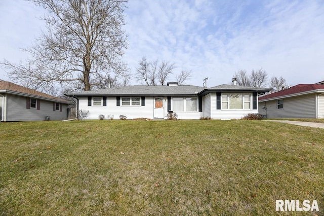 ranch-style house featuring a front lawn