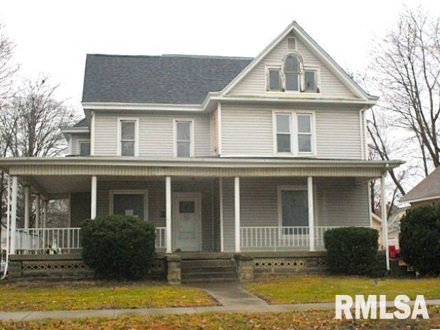 view of front of property featuring a porch