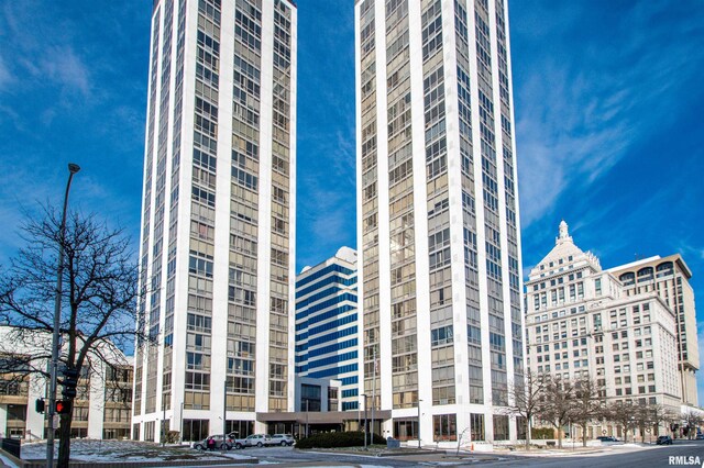 123 SW Jefferson St Unit E4W, Peoria, IL 61602 - view of building exterior