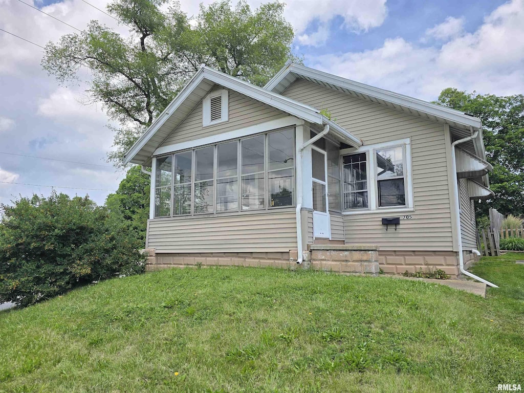 705 E Lake Ave, Peoria Heights, IL 61616 - photo 1