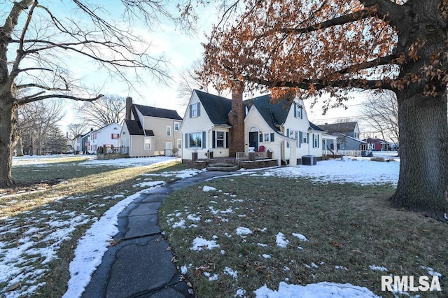 exterior space with a yard