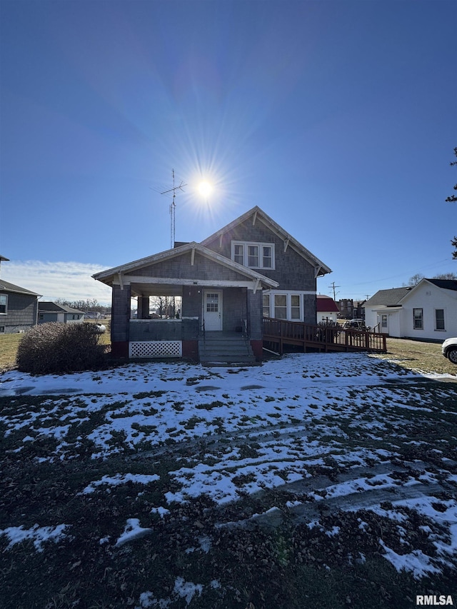 view of front of property featuring a porch