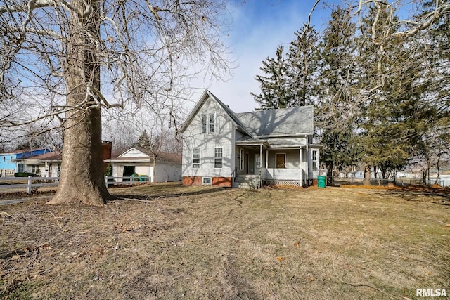 view of front facade with a front lawn