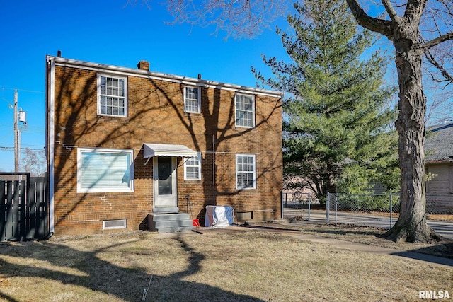 view of front of home featuring a front yard