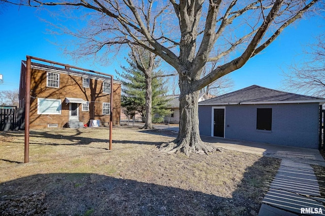 view of yard with a patio area