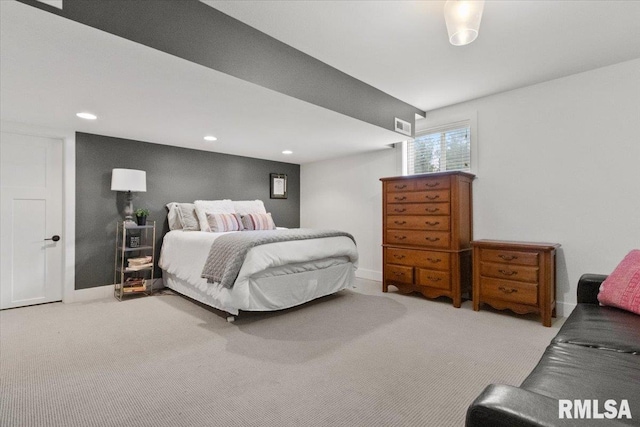 bedroom with carpet flooring