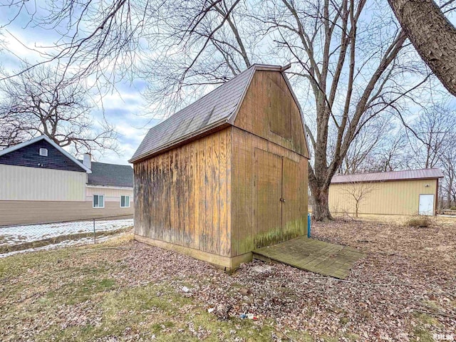 view of outbuilding