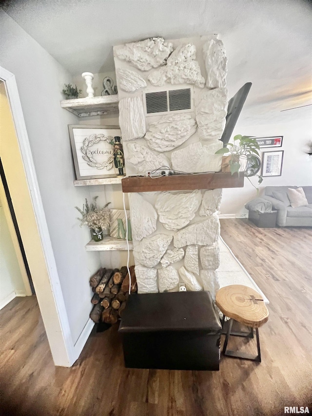 room details featuring hardwood / wood-style floors