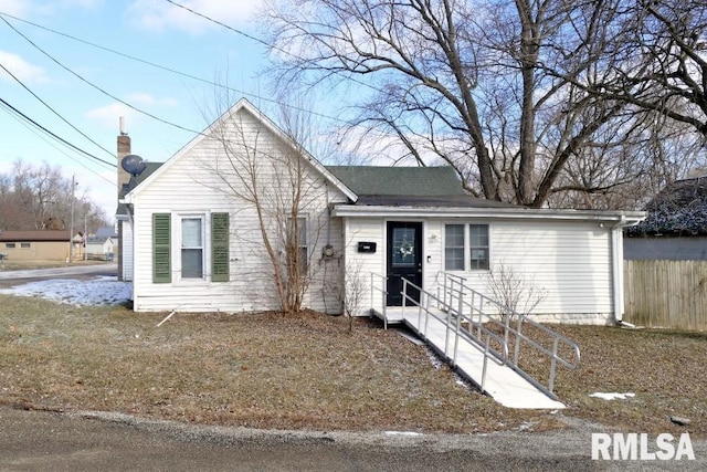 view of front of property