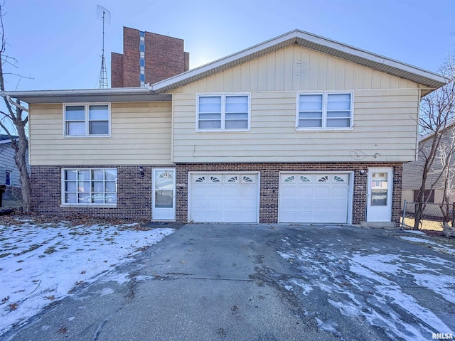 view of front facade with a garage