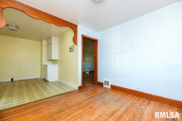 empty room featuring light hardwood / wood-style flooring