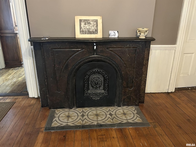 room details featuring hardwood / wood-style flooring