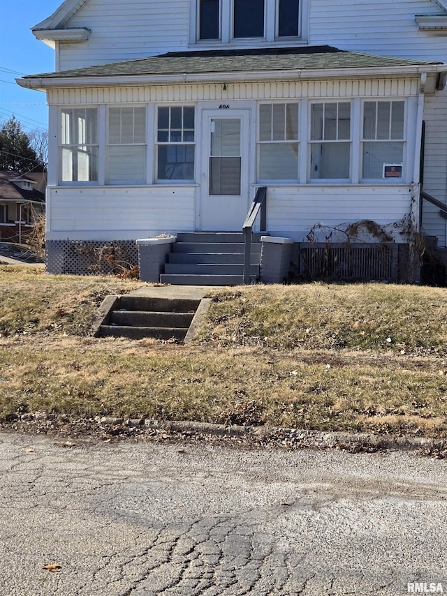 view of property entrance