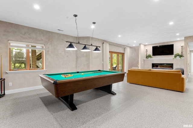 playroom featuring pool table