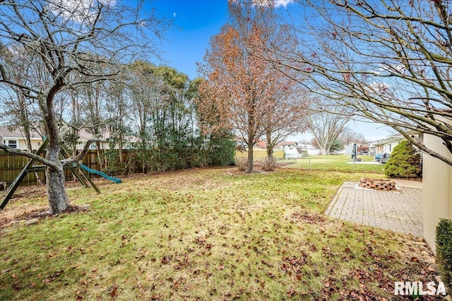 view of yard featuring a patio