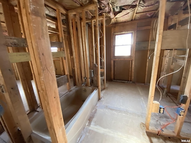 bathroom featuring a bathing tub