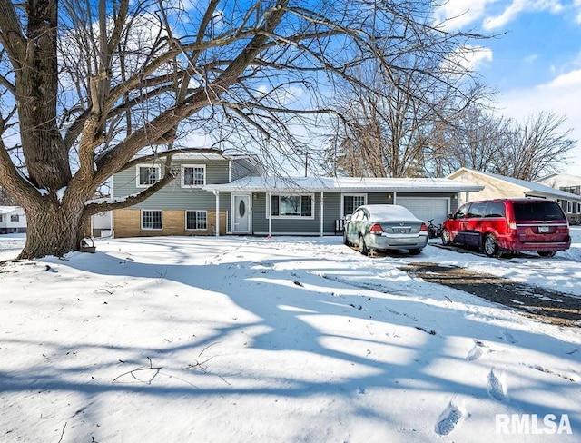 view of front of house featuring a garage