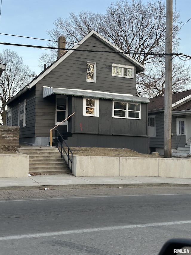 view of front of property