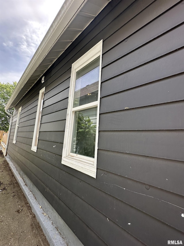 1822 N Sheridan Rd, Peoria, IL 61604 - view of side of home