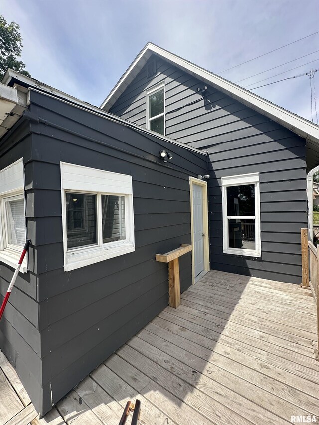 1822 N Sheridan Rd, Peoria, IL 61604 - view of wooden deck