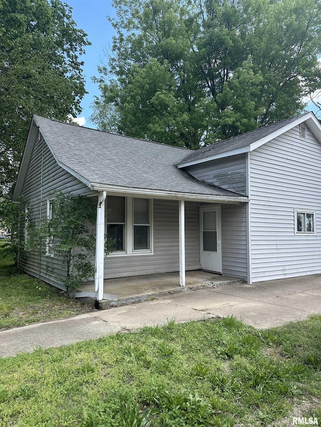 view of front of home