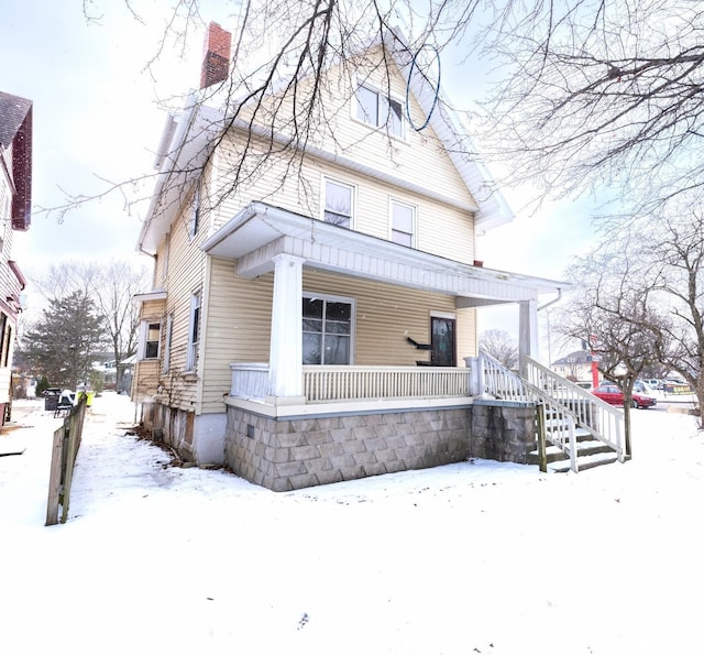 view of front of house with covered porch