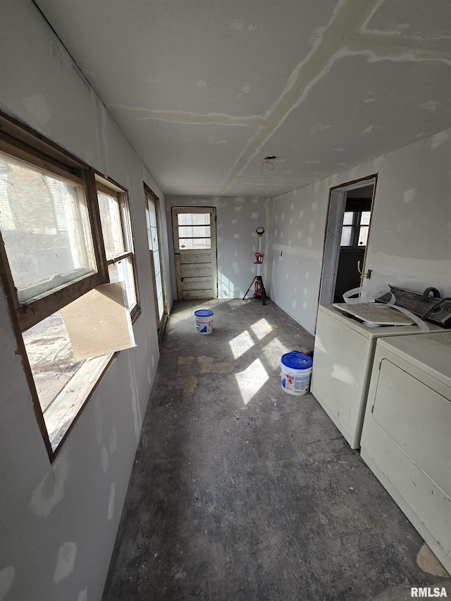 611 S Ligonier St, Peoria, IL 61605 - interior space featuring washing machine and dryer