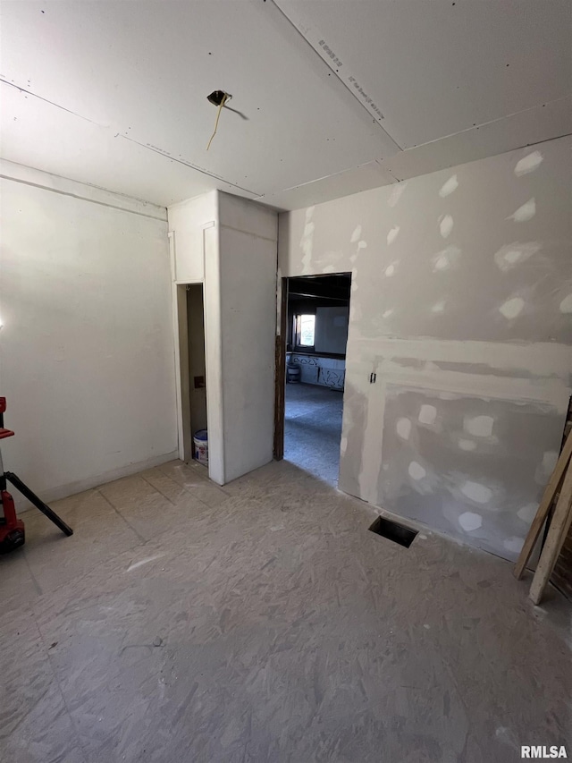611 S Ligonier St, Peoria, IL 61605 - view of spare room