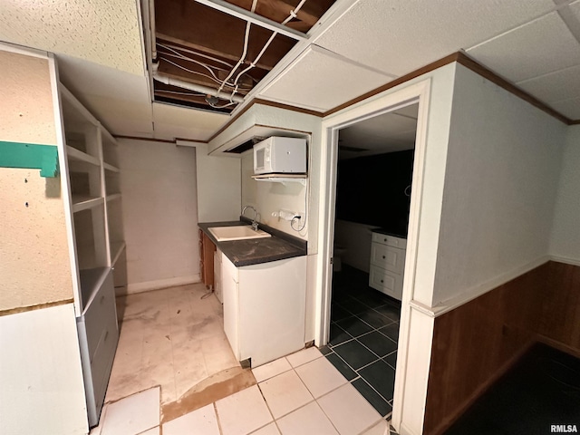 laundry room featuring a sink