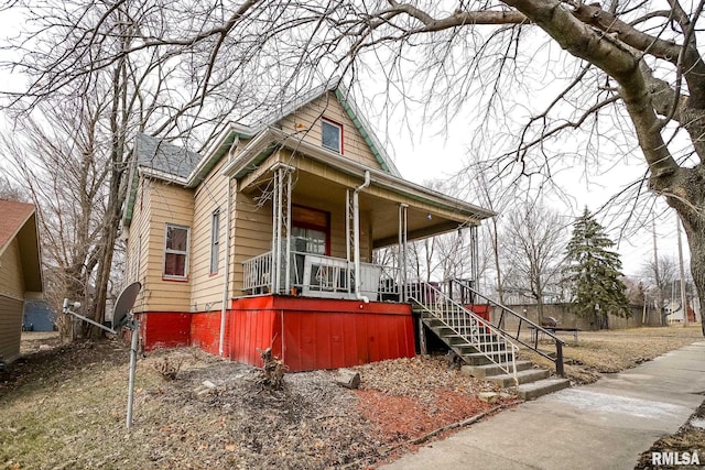 view of front of home with covered porch