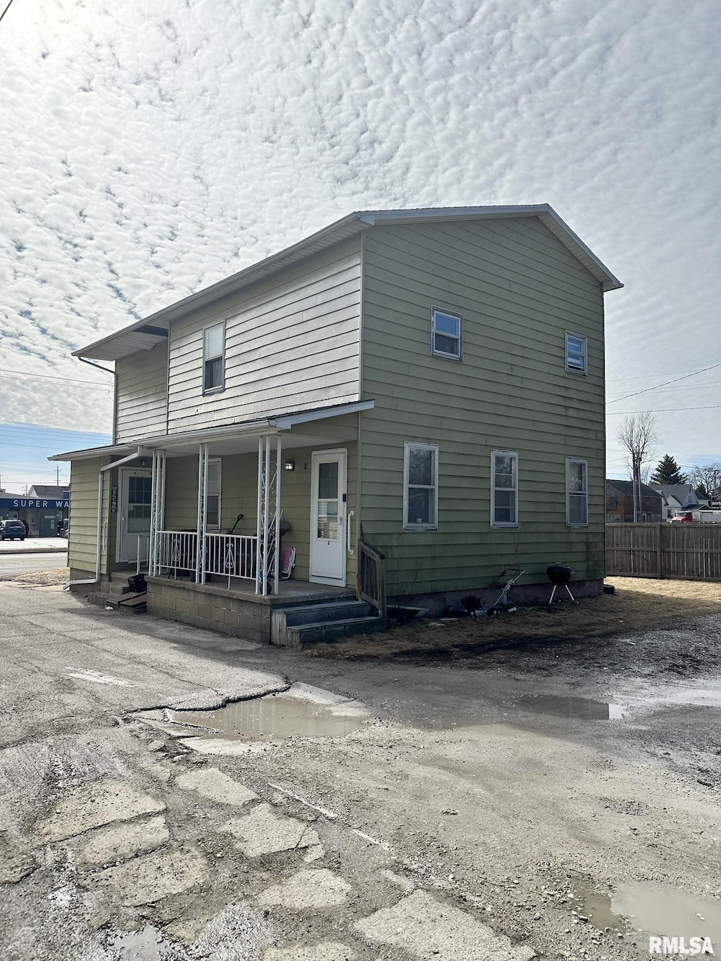 view of front of home with a porch