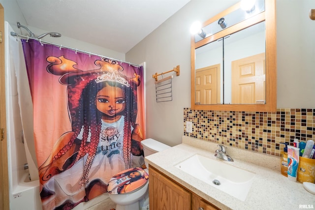 full bath featuring toilet, decorative backsplash, shower / tub combo with curtain, and vanity