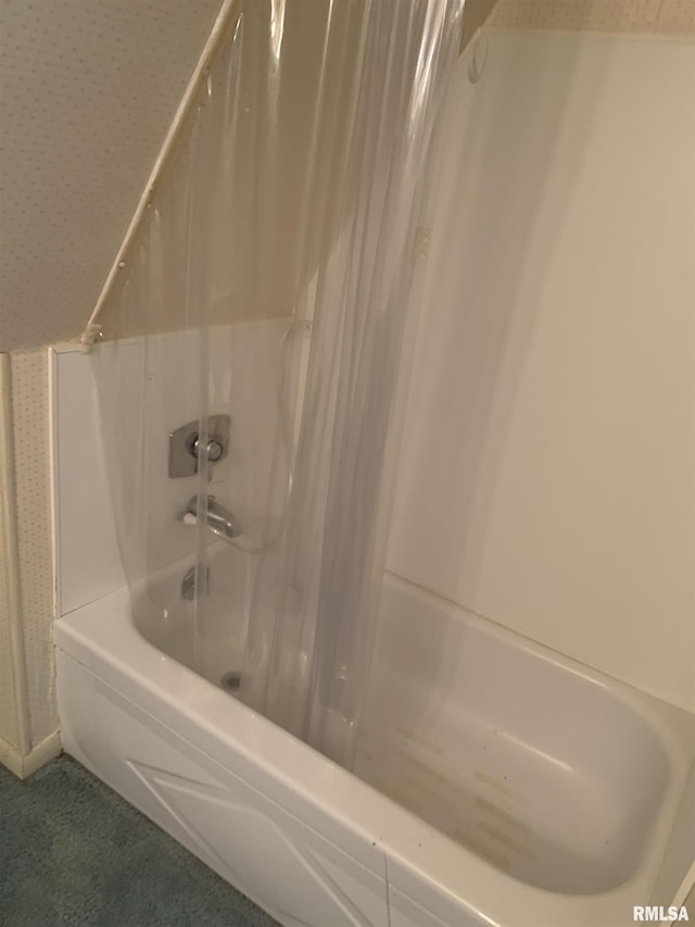 full bath with shower / bath combination with curtain