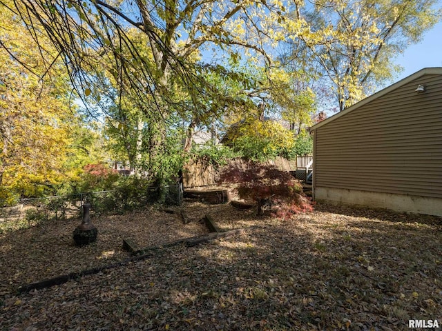 view of yard featuring fence