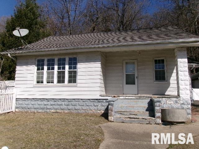 view of front of house featuring covered porch