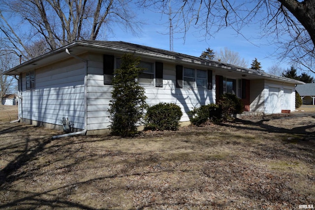 view of front of house with an attached garage