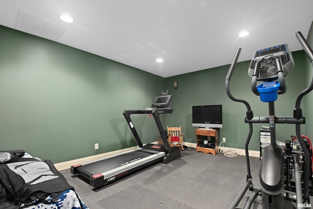 exercise area featuring recessed lighting, visible vents, and baseboards