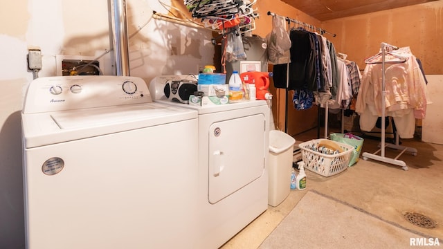 laundry area featuring laundry area and independent washer and dryer