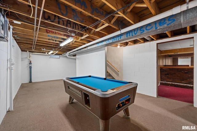 playroom with carpet and billiards