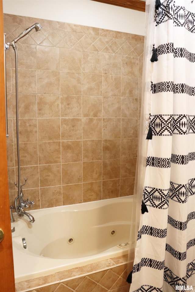 full bathroom featuring a combined bath / shower with jetted tub