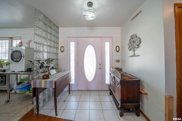 2268 E Knox St, Galesburg, IL 61401 - tiled foyer entrance with plenty of natural light