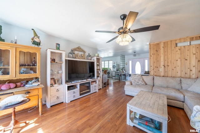 2268 E Knox St, Galesburg, IL 61401 - living area featuring light wood-style flooring and a ceiling fan