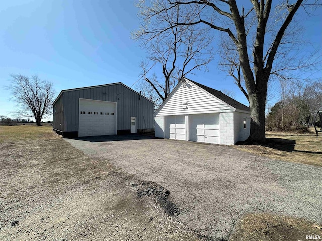 view of detached garage