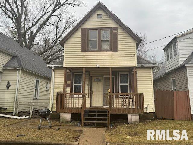 view of front of property with covered porch